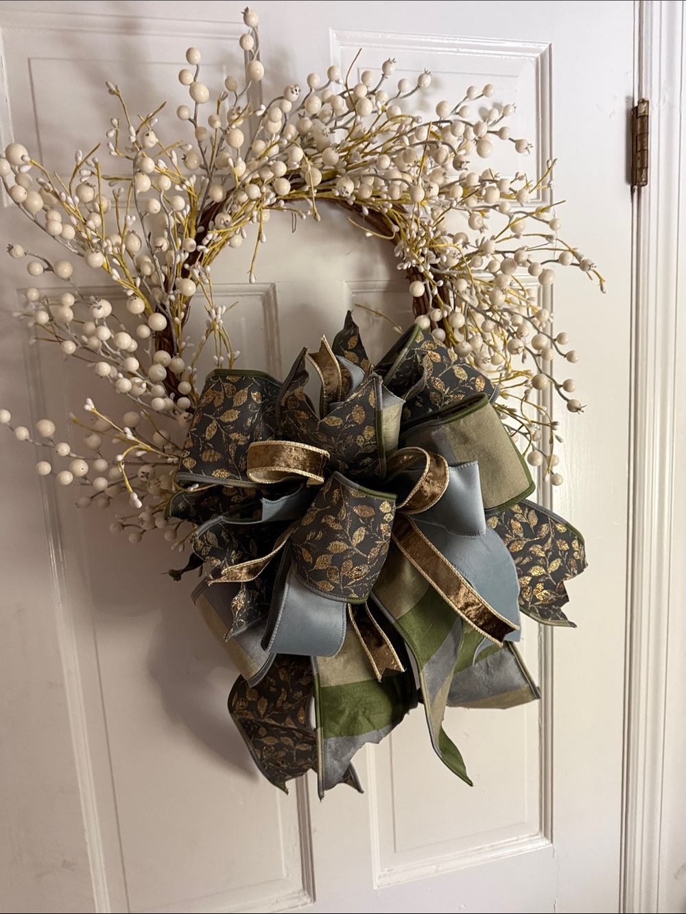 White berry Wreath with Bow